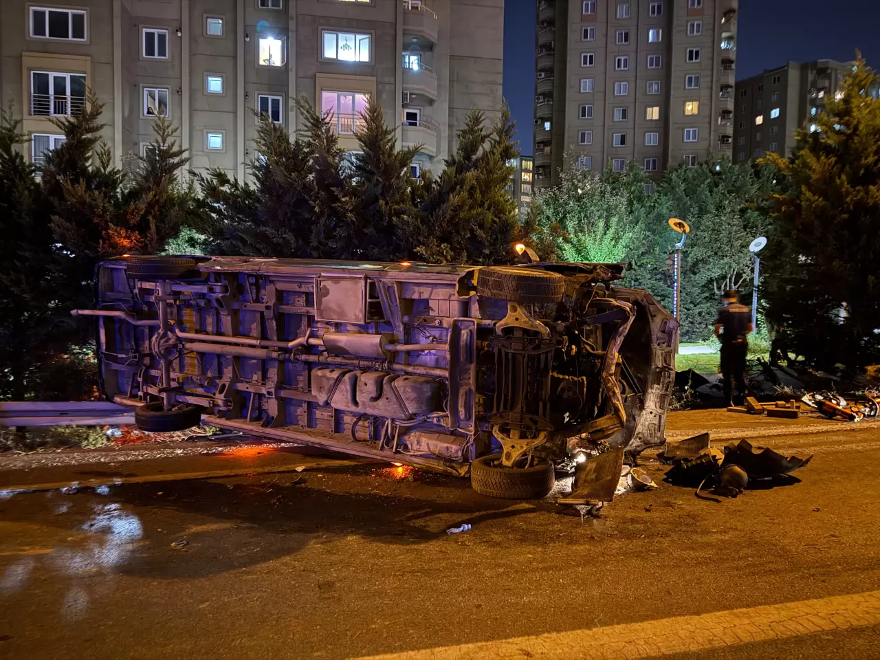 Zincirleme kazada 1 ölü, 1'i çocuk 5 kişi yaralı 8
