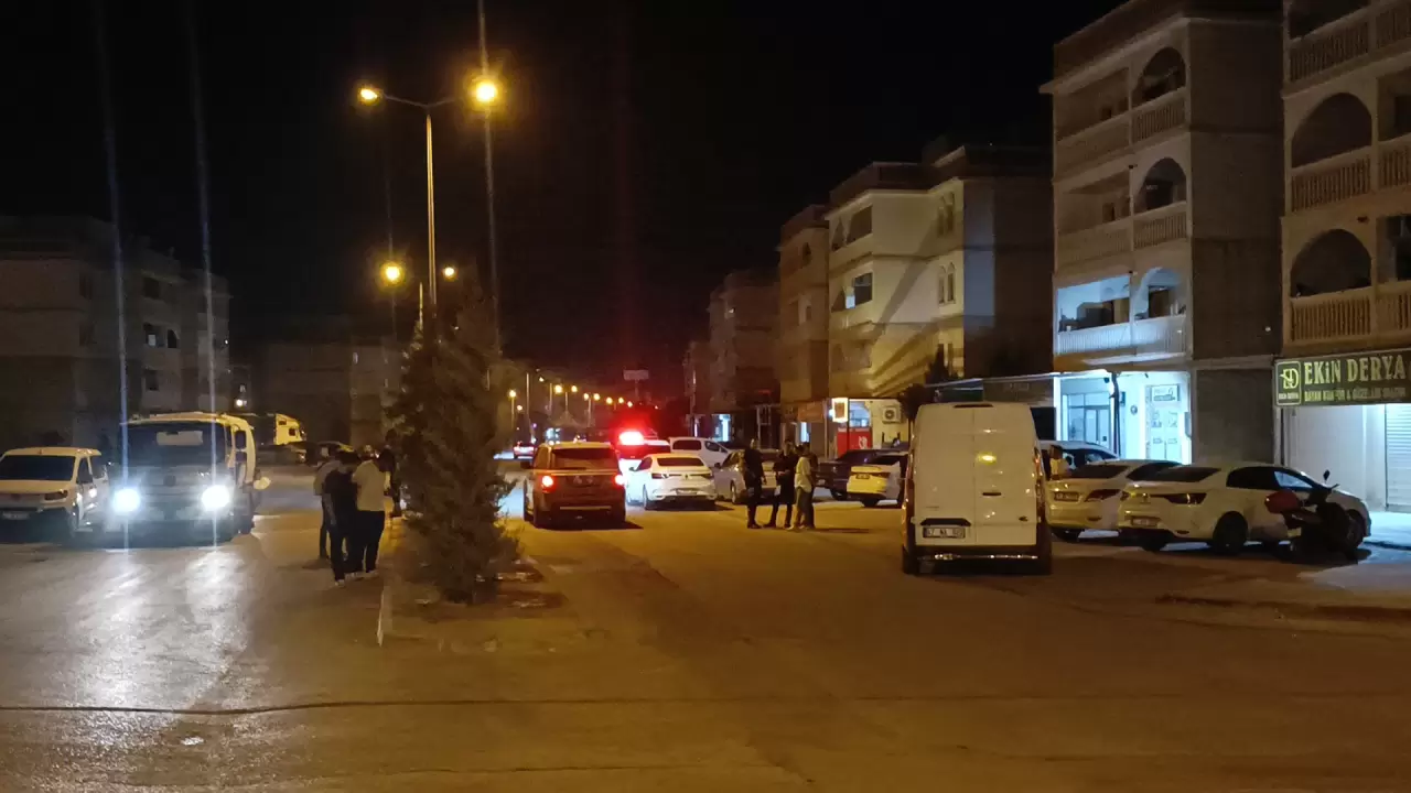 Mardin'de maskeli ve motosikletli 2 şüpheliden iş yerine silahlı saldırı 4