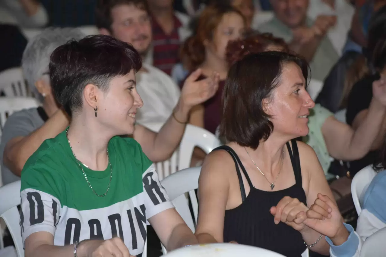 Çorum'da nostaljik akşam: Açık havada konser ve sinema keyfi 2