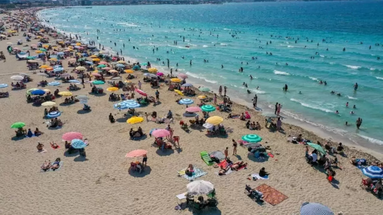 Meteoroloji uyardı: İstanbul ve Bursa'ya sağanak, Karadeniz'de kuvvetli yağış! Rüzgar fırtına şiddetinde 6