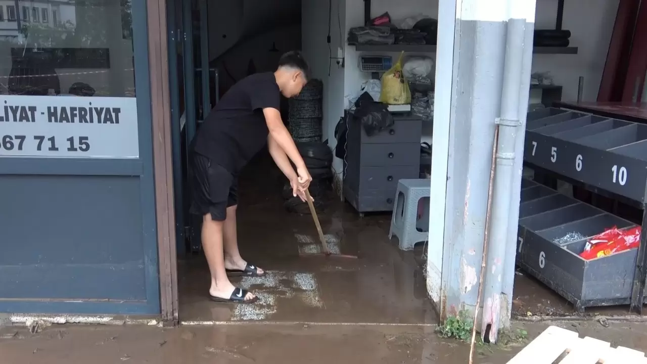 Giresun’da şiddetli yağış sonrası taşkın! 5