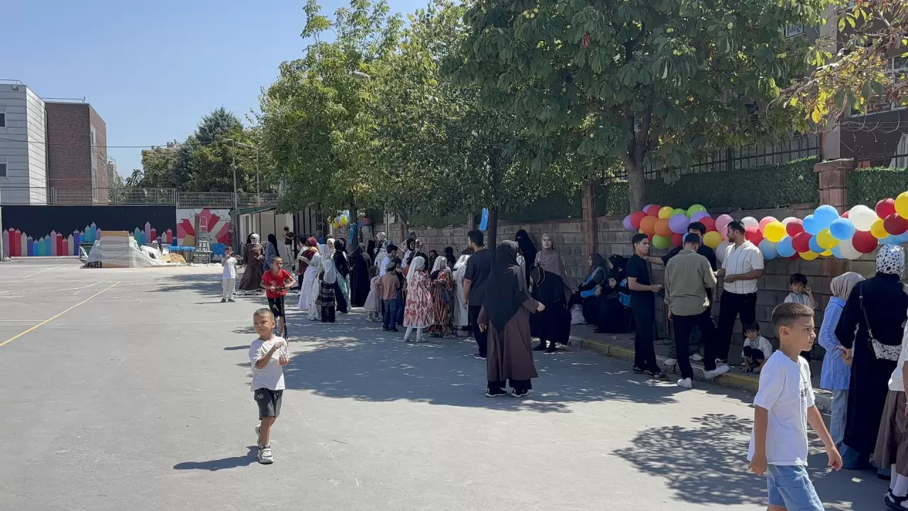 Küçükçekmece’de Uygur kültürü çocukların oyunlarıyla yaşatıldı 8