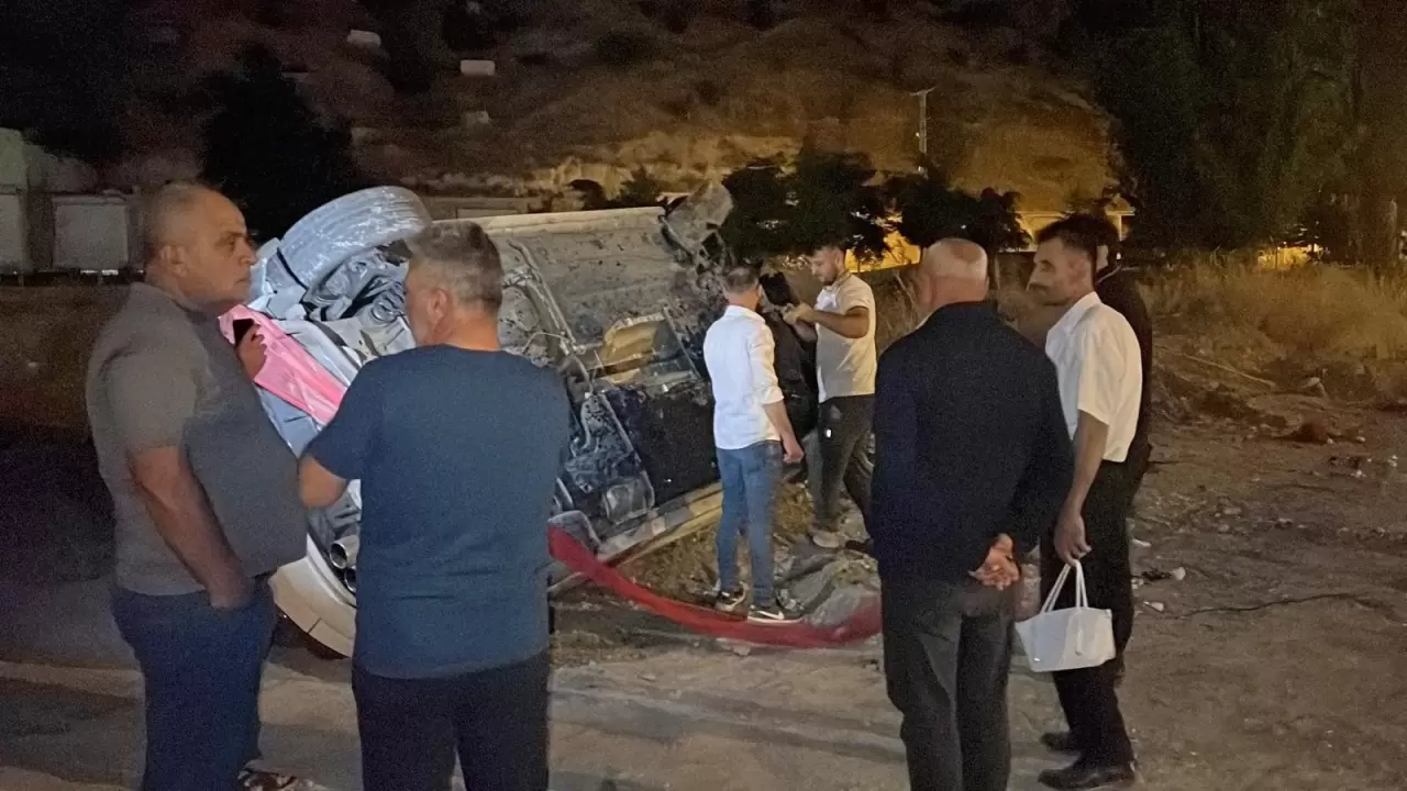 Araç takla attı, gelin ve damat yaralandı 6