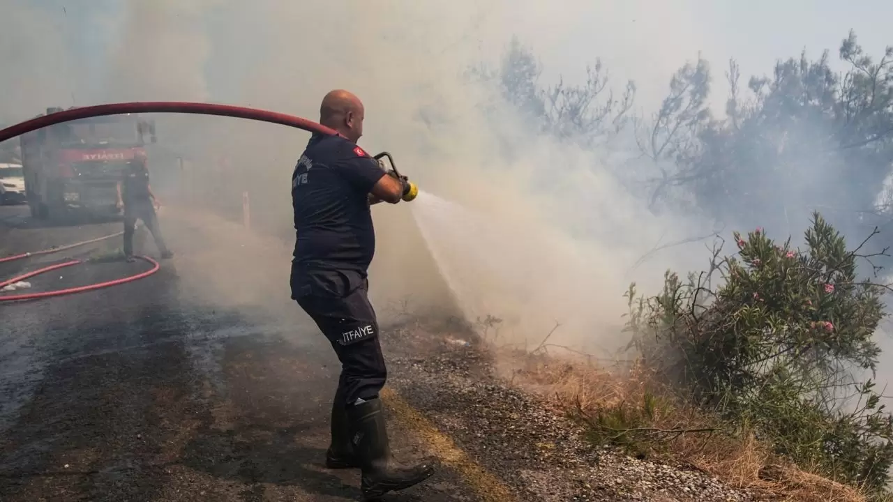 Aydın'da orman yangını 3. gününde! Ekipler havadan ve karadan müdahale ediyor 3