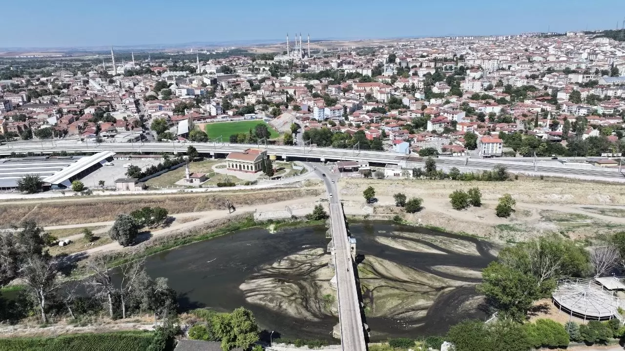 Tunca Nehri'nde su seviyesi hızla düşüyor 7