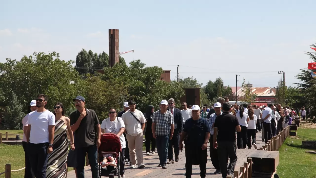 Selçuklu Meydan Mezarlığı ziyaretçi akınına uğradı 2