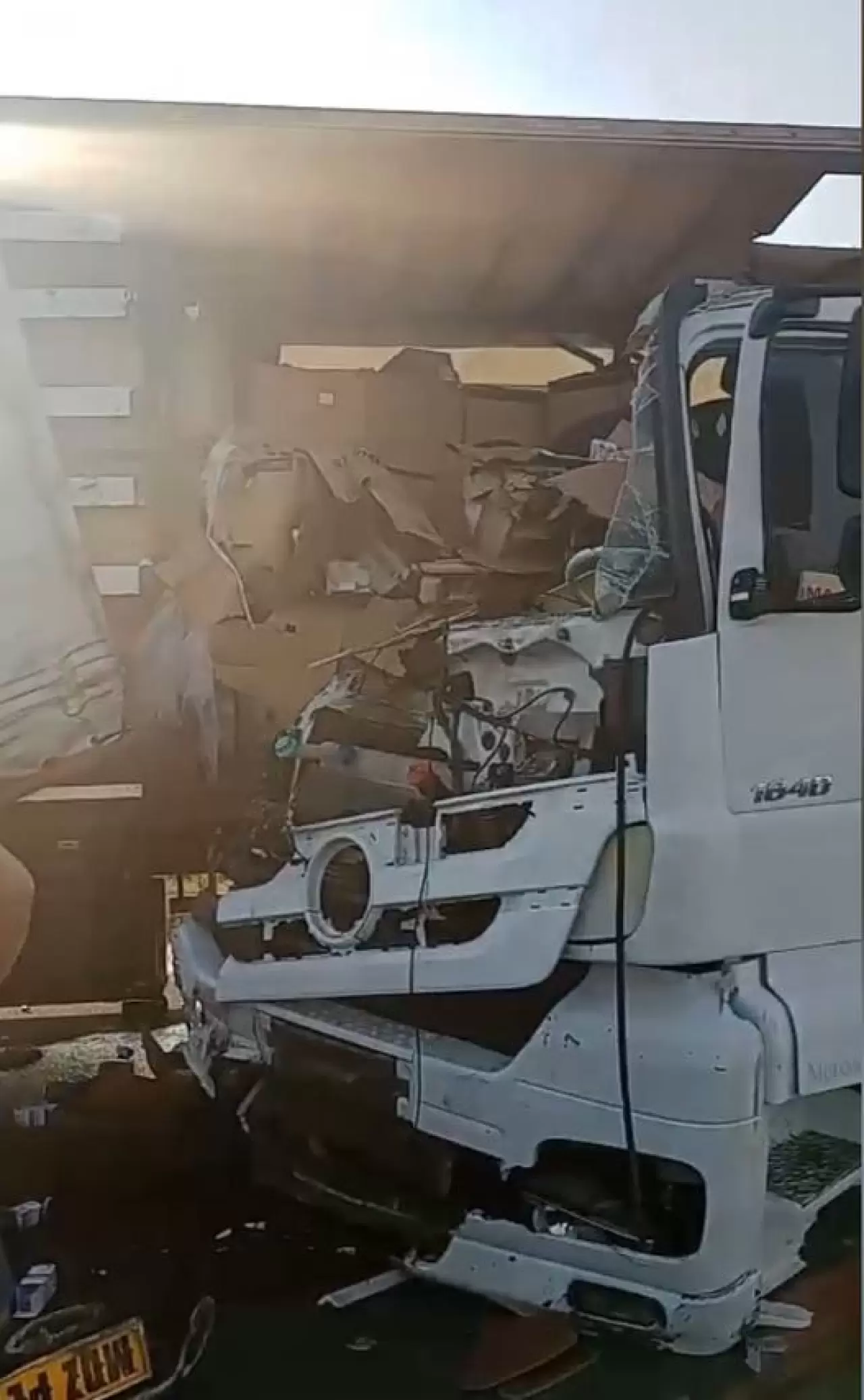 İki tır çarpıştı, 1 ağır yaralı 3