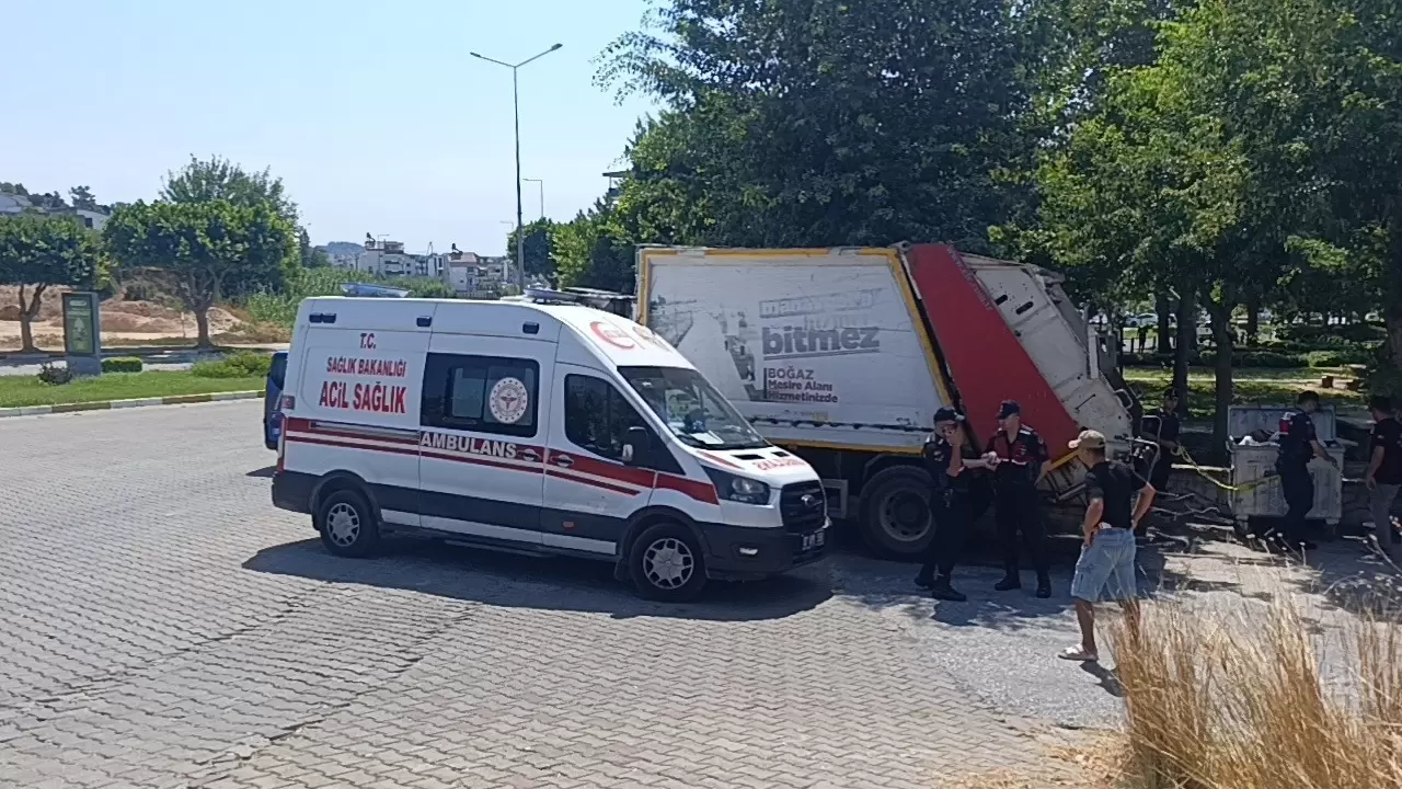 Temizlik işçisi çöp kamyonunun altında kalarak hayatını kaybetti 4