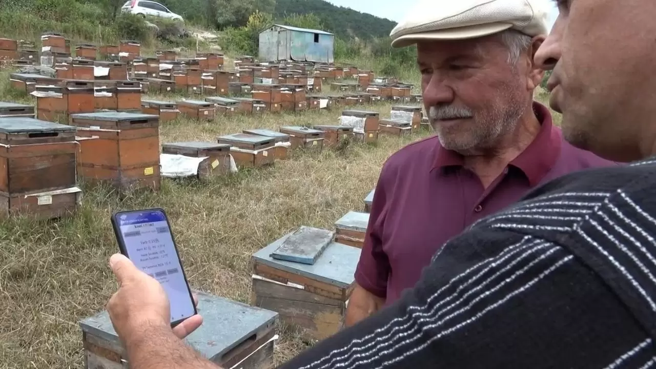 Tokat'ta 56 yıllık arıcı teknolojiye ayak uydurdu 2