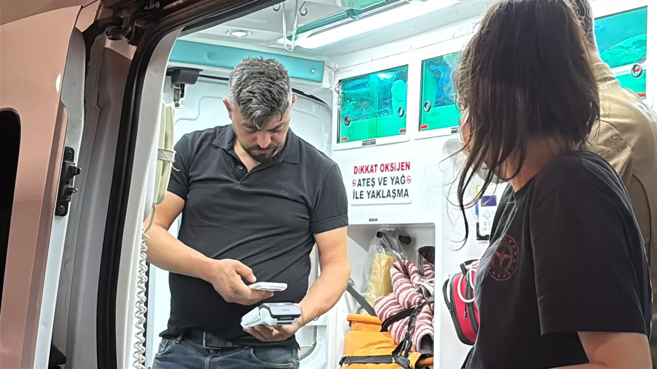 Pompa görevlisi hesabı ambulansın kapısında kesti! 14