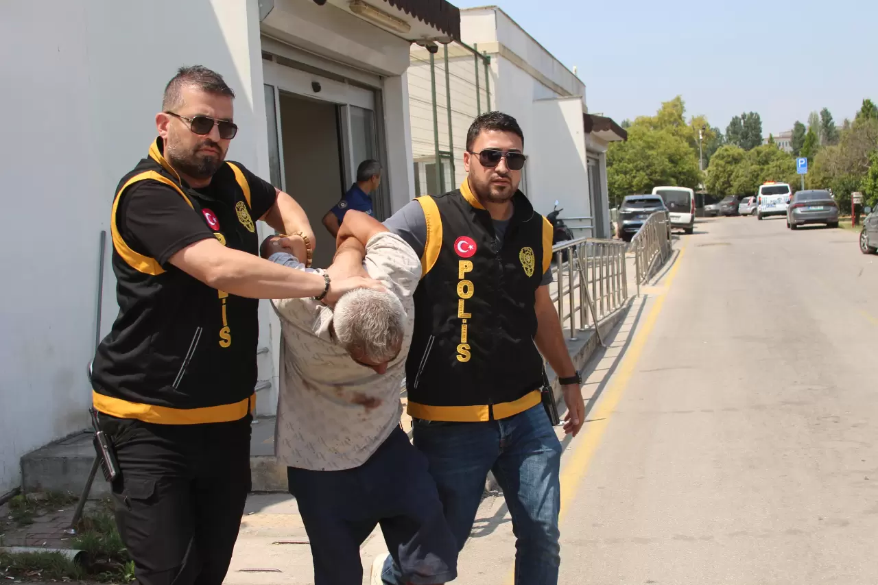 Adana’da eski eşini 8 yerinden bıçakladı 8