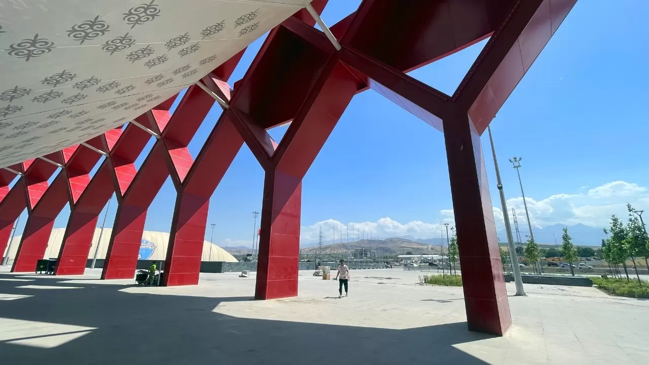 Kırgızistan’da 51 bin kişilik dev stadyum tamamlandı! 1