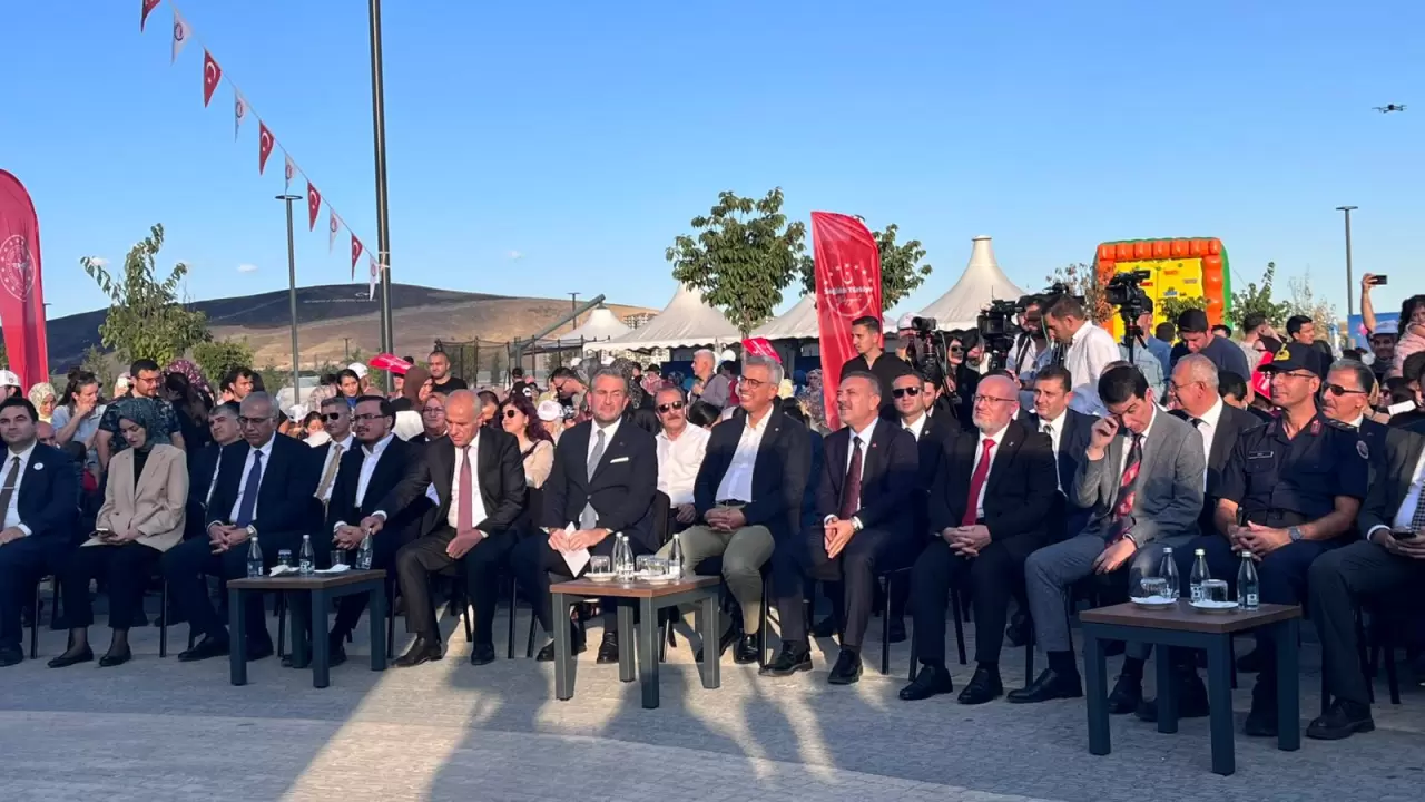 Türkiye'de her 3 kişiden 1'i sigara içiyor 2