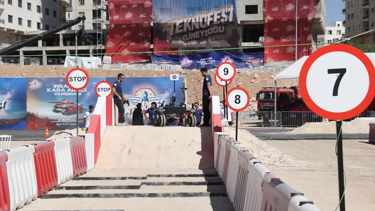 Mardin’de insansız kara araçları zorlu parkura çıktı 4