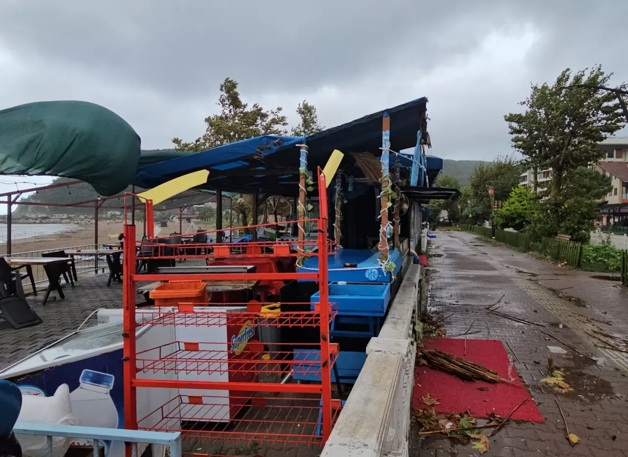 Kastamonu’da kuvvetli rüzgar etkili oldu 1