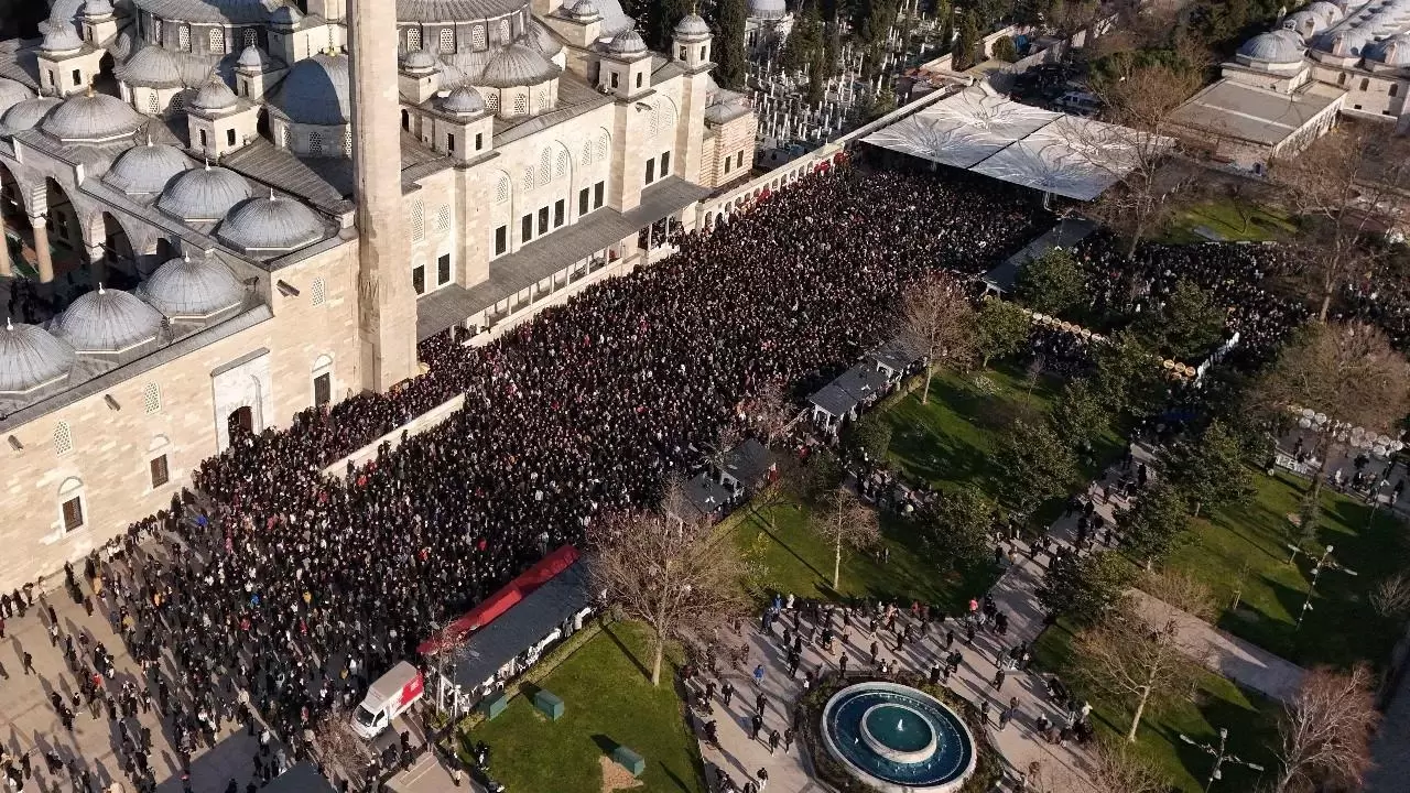 İlber Ortaylı'nın eşyaları neden satıldı? Kızı ilk kez açıkladı 9