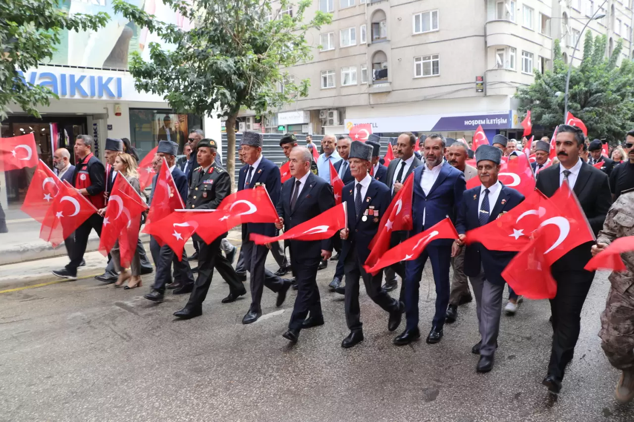 Diyarbakır'da Gaziler Günü'nde anlamlı yürüyüş! 8