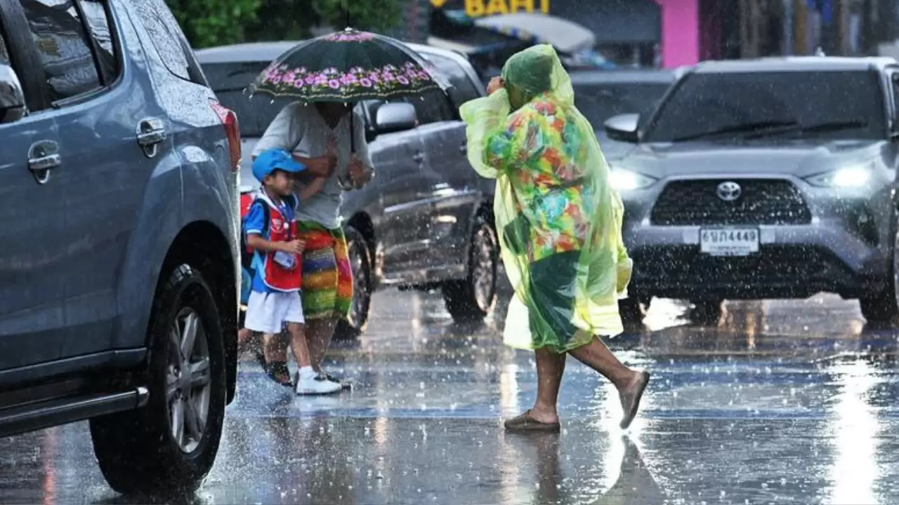 Bangkok’u sel vurdu: 5 bin kişi tahliye edildi 5