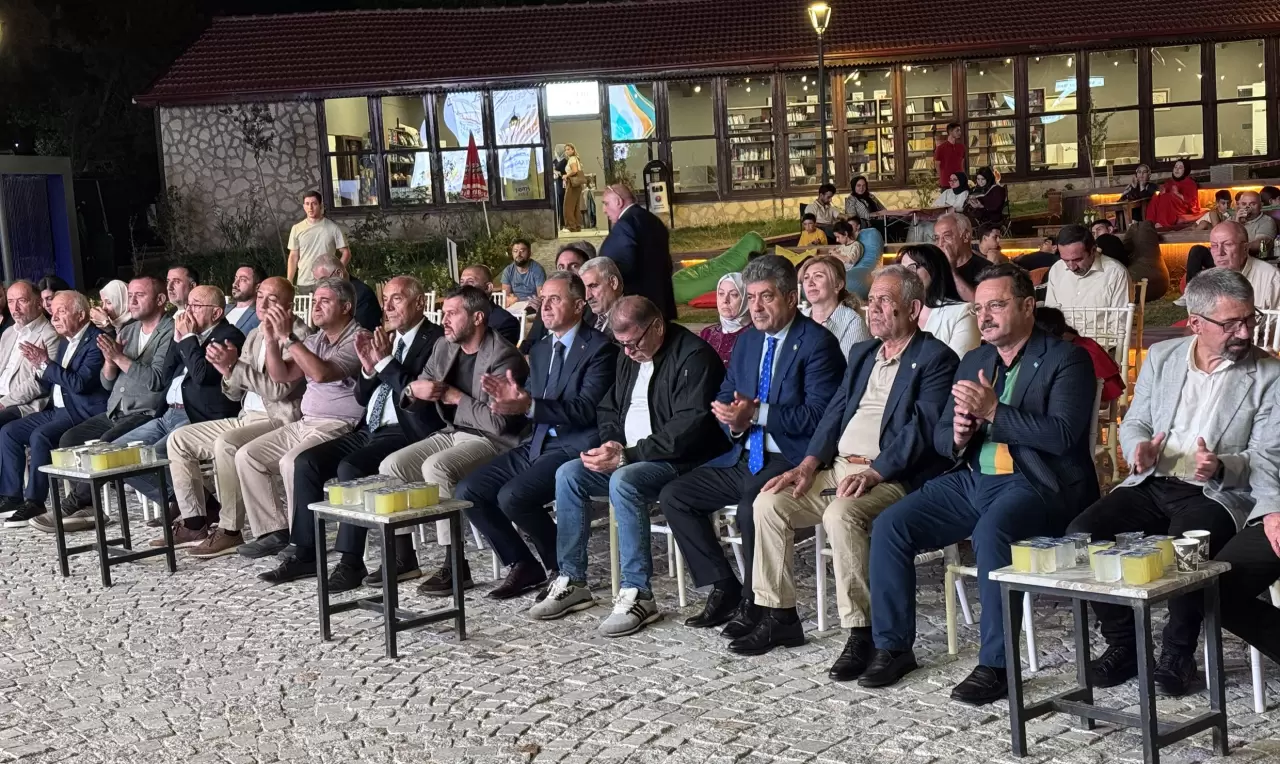 Türk dünyasının ödüllü yapımları izleyiciyi büyüledi 9