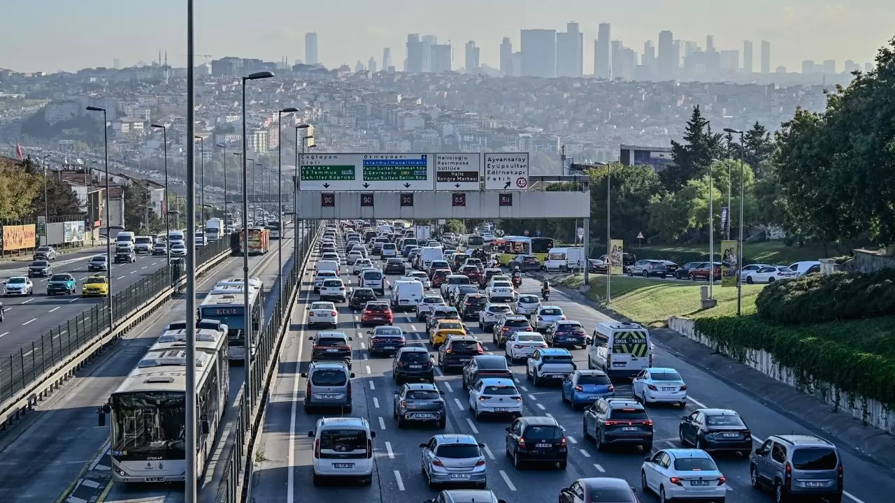 Sabah saatlerinde kent genelinde yoğunluk yüzde 56'ya ulaştı 3
