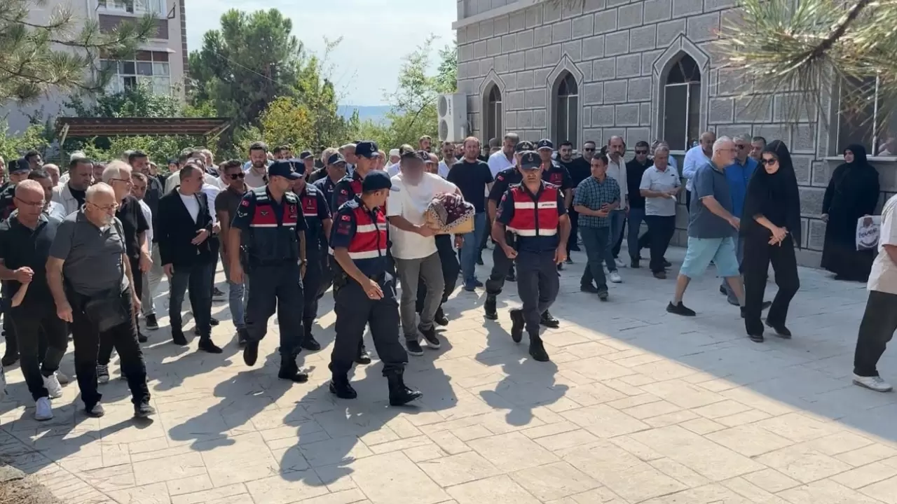 Umay bebeğin cenazesinde yürekleri dağlayan görüntü 5