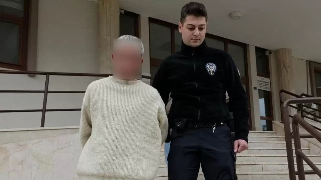 Akyazı'da ev soygunu şüphelisi 2 kişi tutuklandı! 1