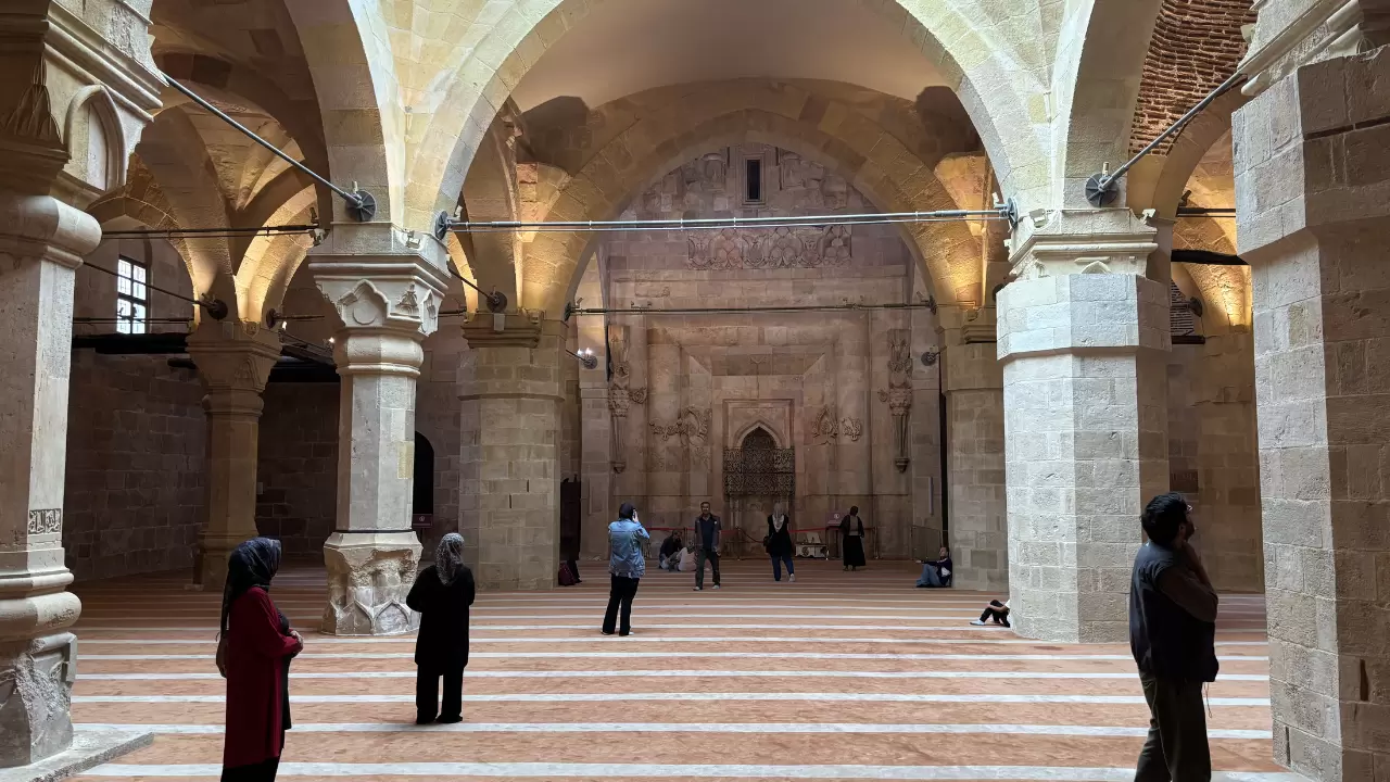 Divriği Ulu Camii’ne ziyaretçi akını: 9 ayda 400 bin kişi 5