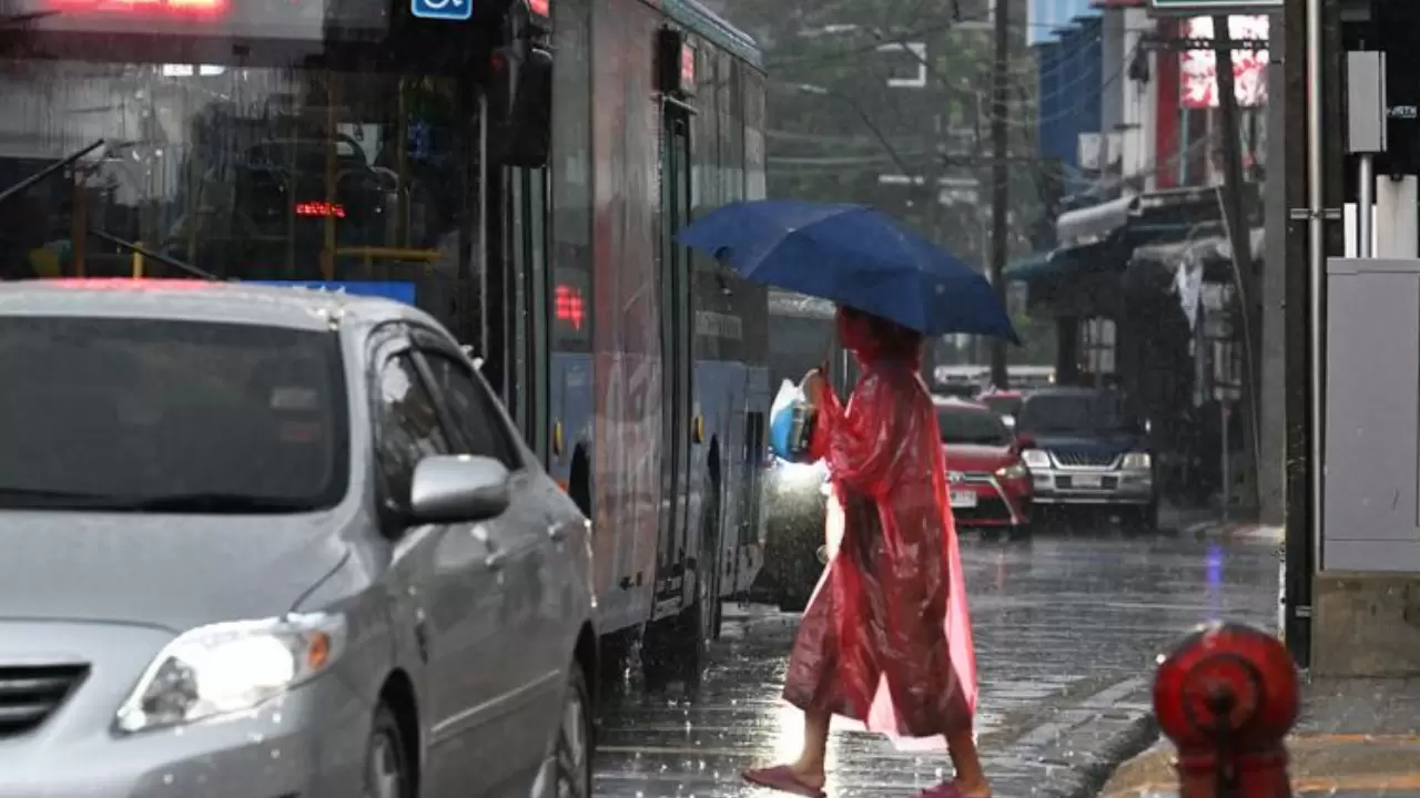 Bangkok’u sel vurdu: 5 bin kişi tahliye edildi 4