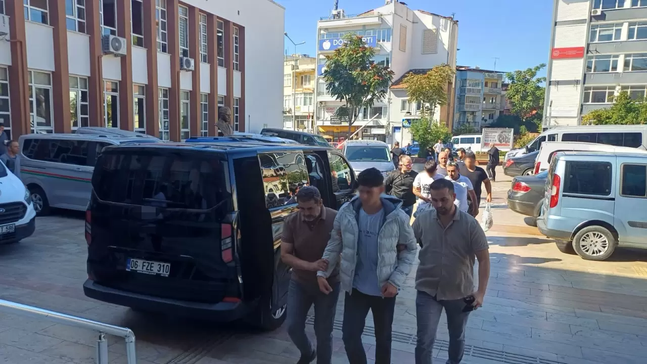 Lisenin önünde pompalı tüfekle dolaştılar! 3 şüpheli adliyede 4