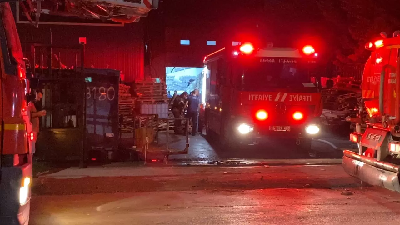 Bursa’da tekstil fabrikasında yangın 1