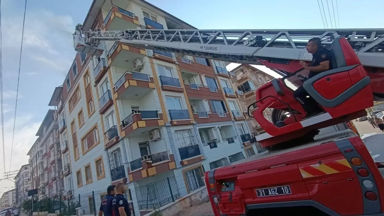 Antakya'da evde çıkan yangın korkuttu! 6