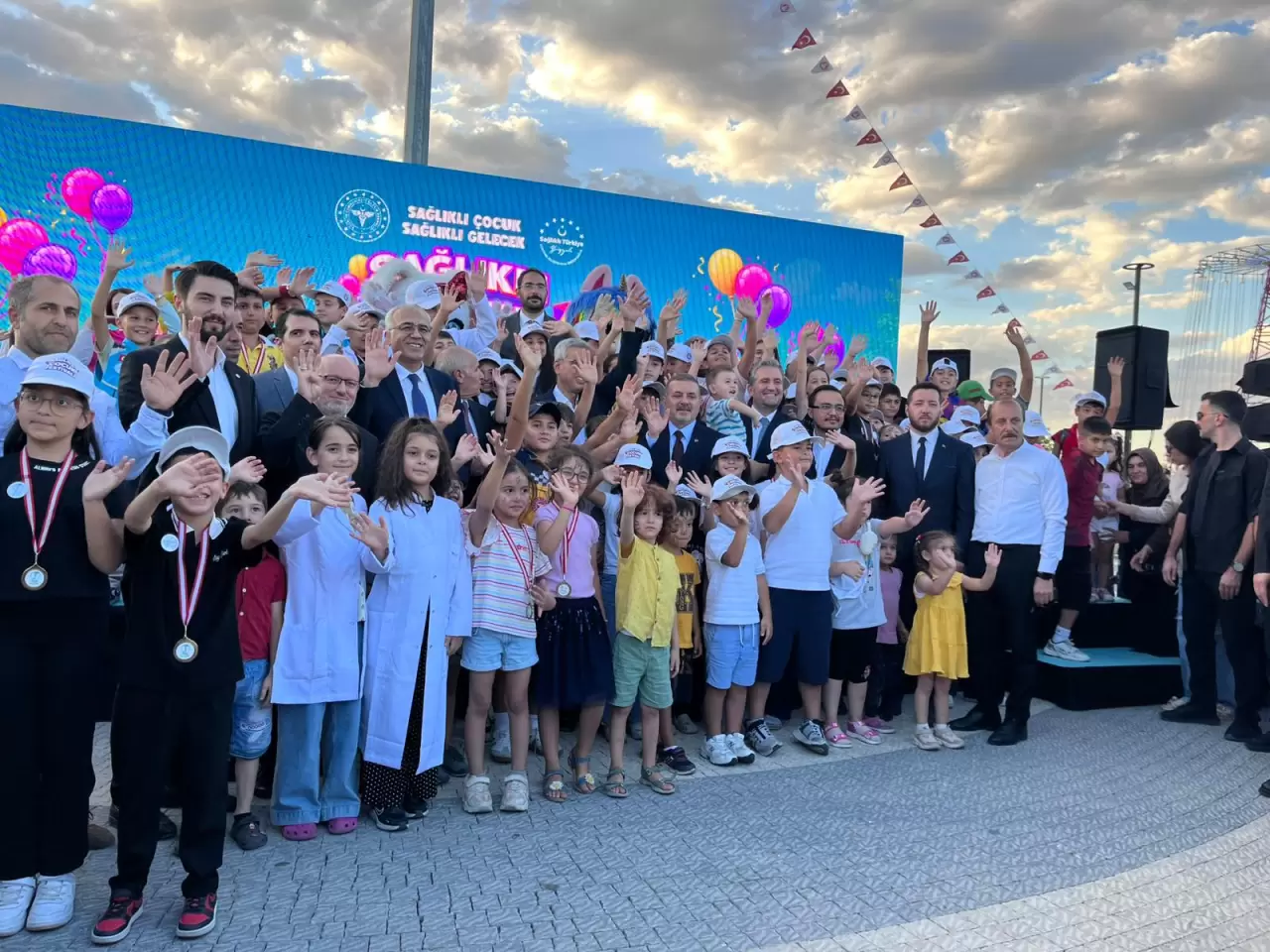 Türkiye'de her 3 kişiden 1'i sigara içiyor 4