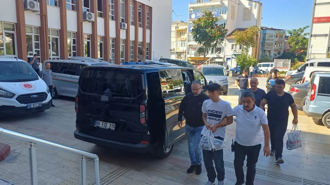 Lisenin önünde pompalı tüfekle dolaştılar! 3 şüpheli adliyede 2