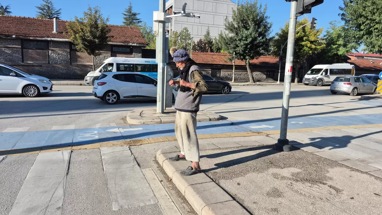 56 yaşında ama görenleri şaşırtıyor! Eskişehir sokaklarının Dragon'u! 5