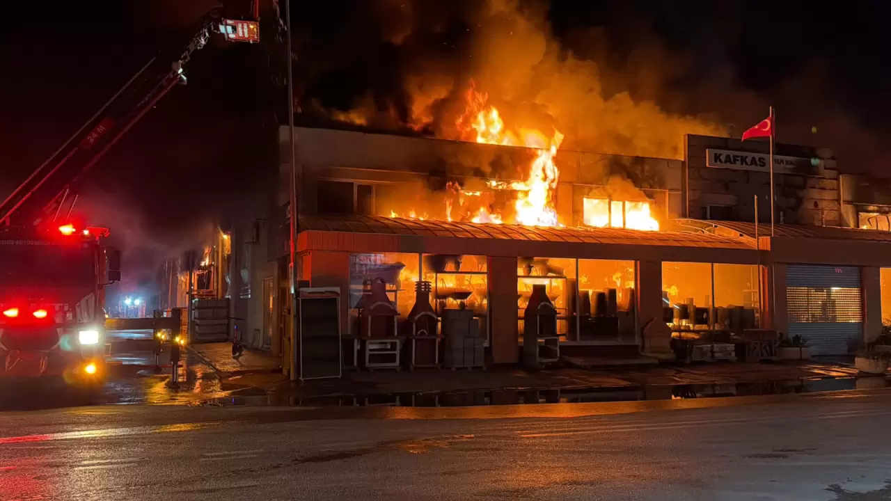 Eskişehir'de korkutan sanayi yangını 6