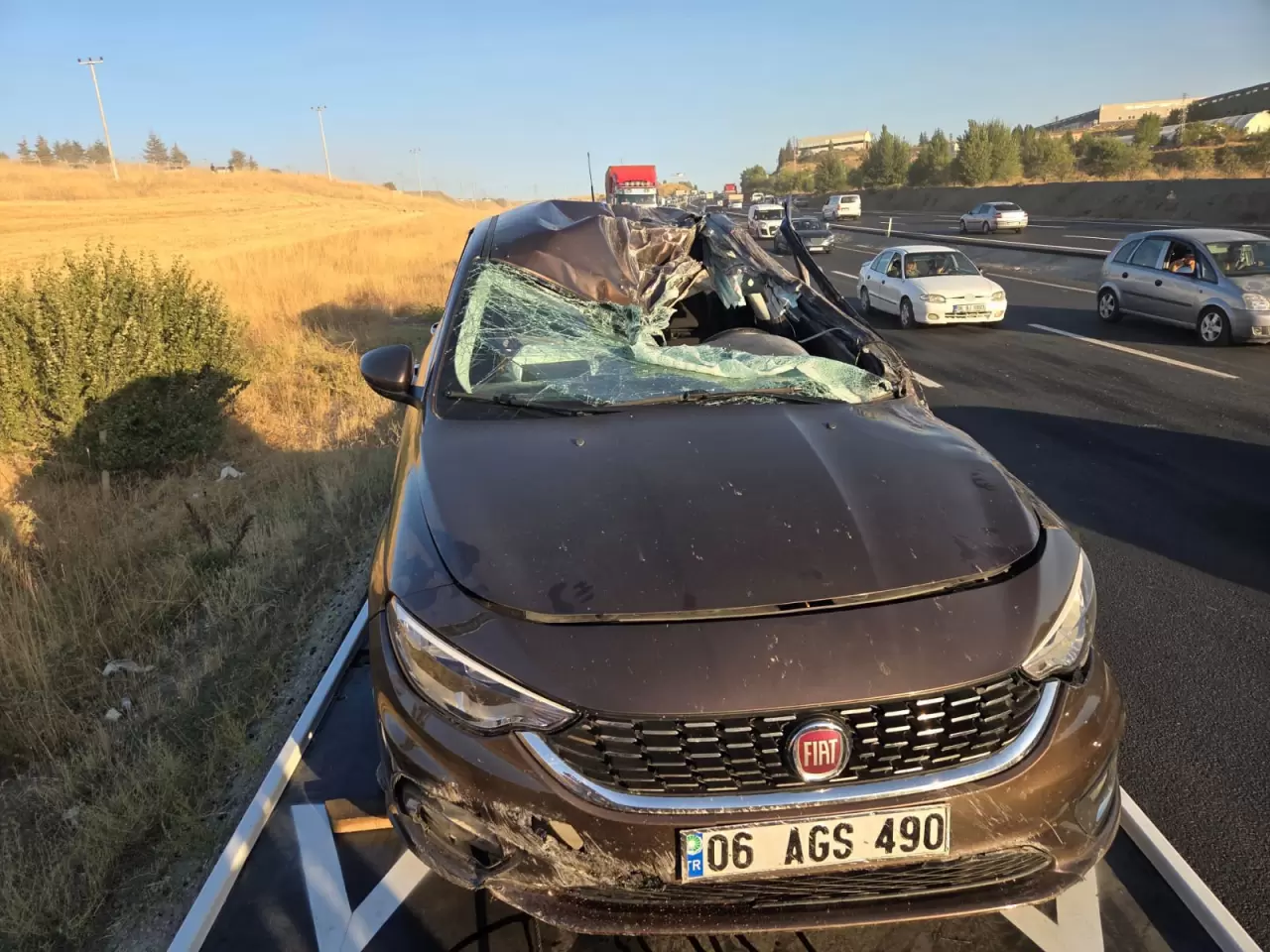 Elmadağ'da karşı şeride geçen otomobil dehşet saçtı 9