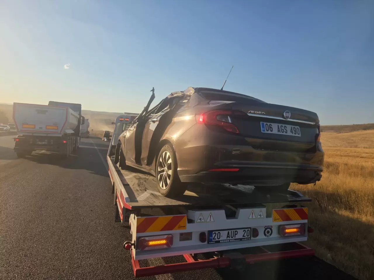 Elmadağ'da karşı şeride geçen otomobil dehşet saçtı 8