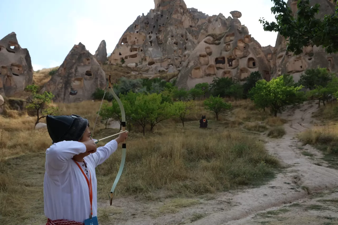 Kapadokya’da oklar hedefe uçtu! 4