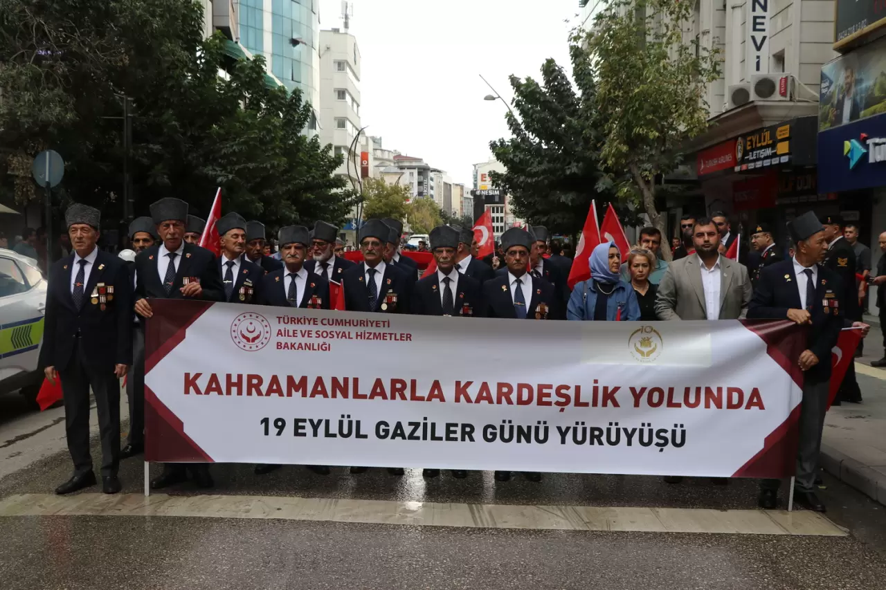 Diyarbakır'da Gaziler Günü'nde anlamlı yürüyüş! 2