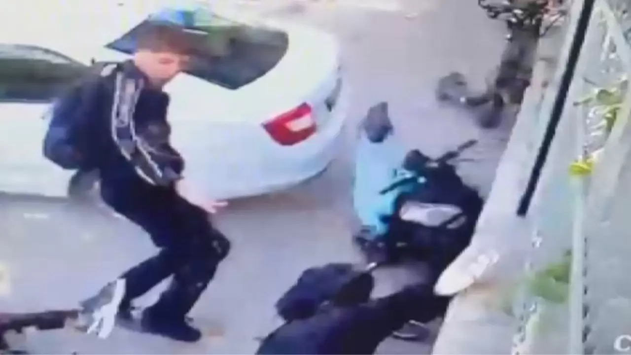 Otomobil 4 öğrenciye çarptı 7