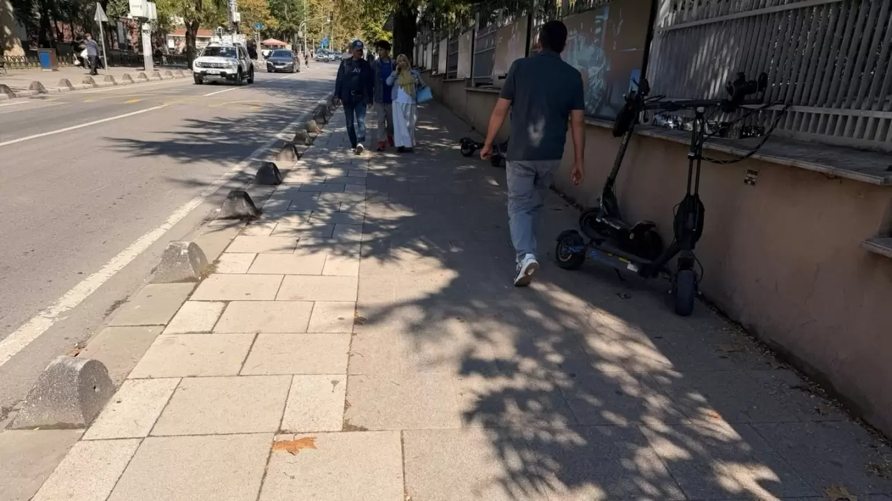 Otomobil 4 öğrenciye çarptı 6