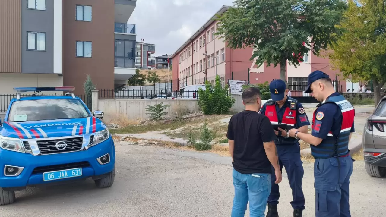 Başkentte okul çevreleri için 137 asayiş ve 49 trafik timi görevlendirildi 1