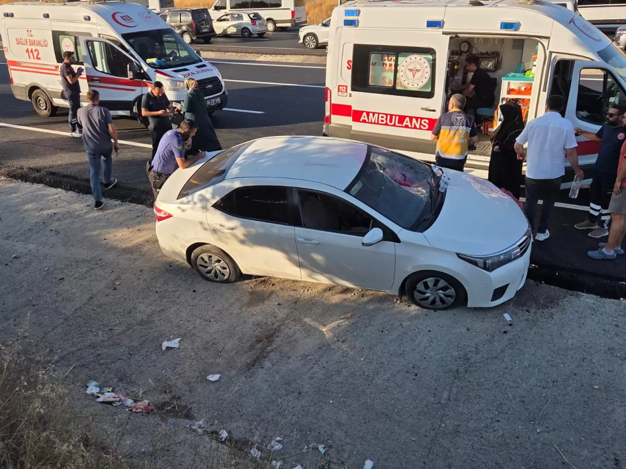 Elmadağ'da karşı şeride geçen otomobil dehşet saçtı 6