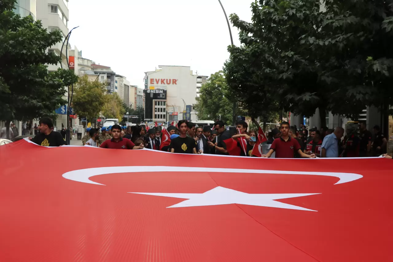 Diyarbakır'da Gaziler Günü'nde anlamlı yürüyüş! 1