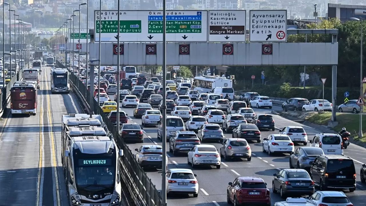 Sabah saatlerinde kent genelinde yoğunluk yüzde 56'ya ulaştı 2