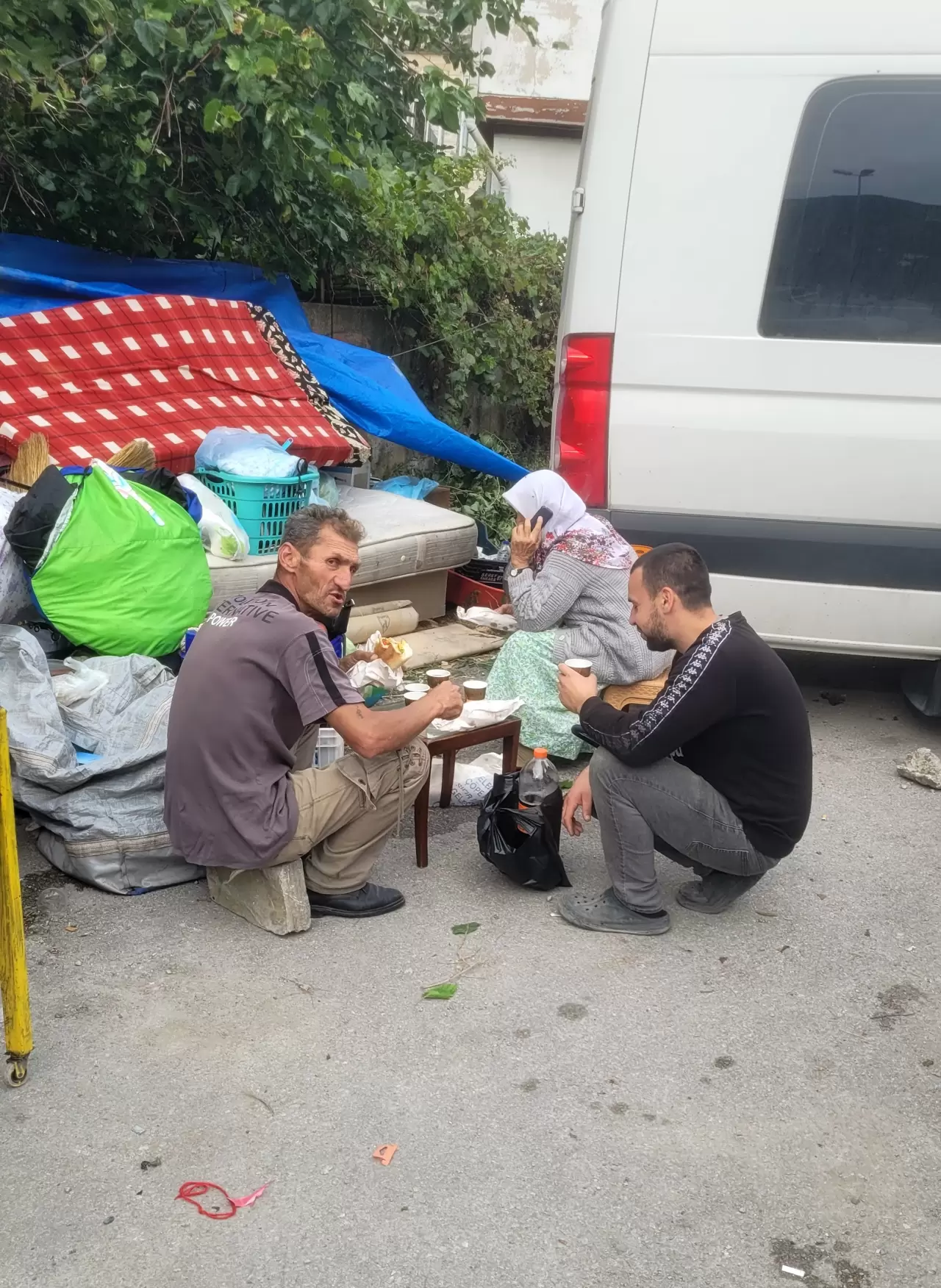 Kira kavgası yüzünden otoparka taşındı 5