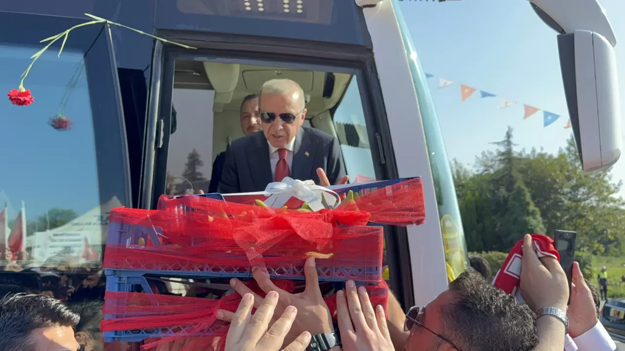 Düğün salonu yerine Erdoğan'ın yolunu tuttular 4