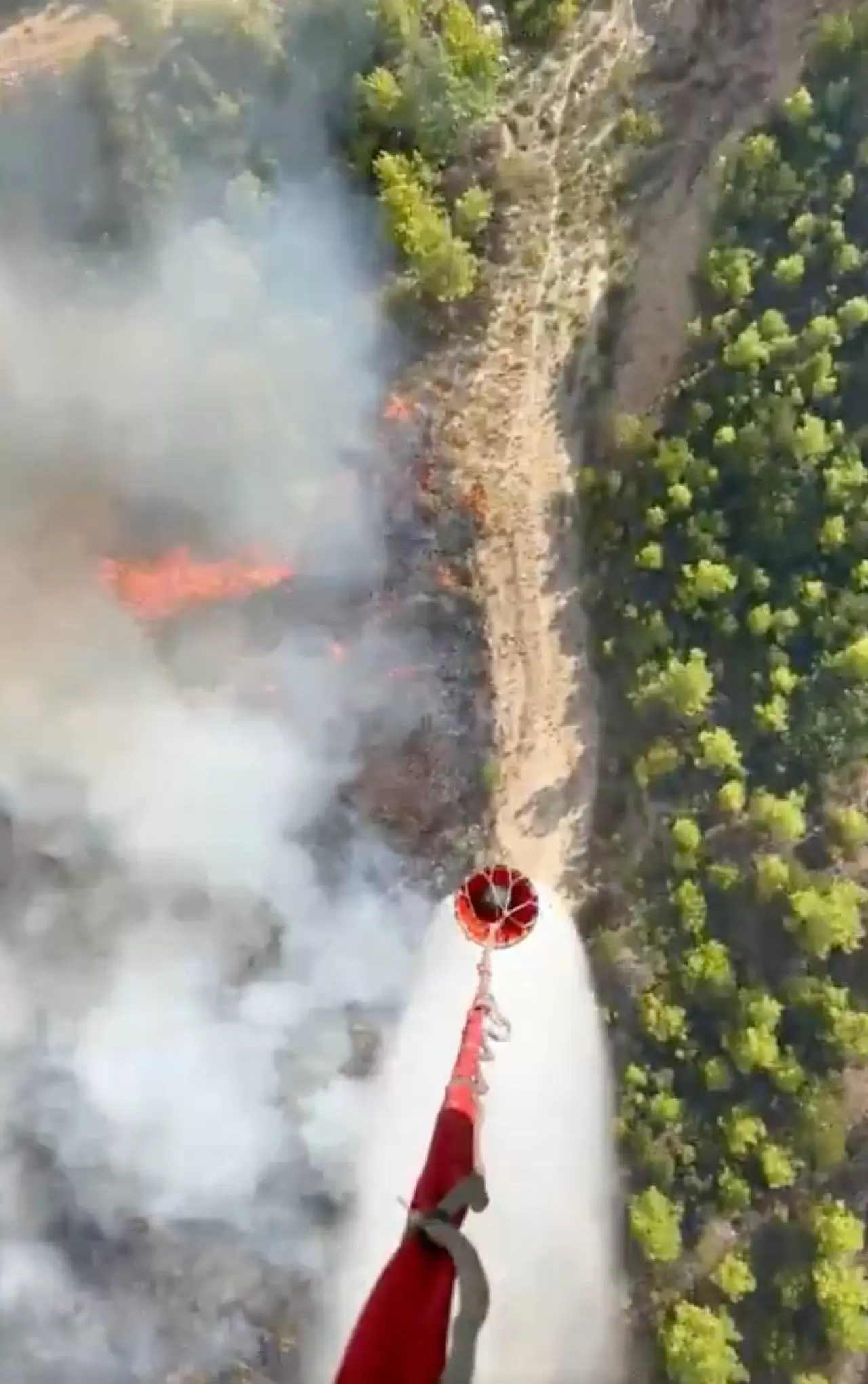 Antalya'da alevlerle zorlu savaş 9