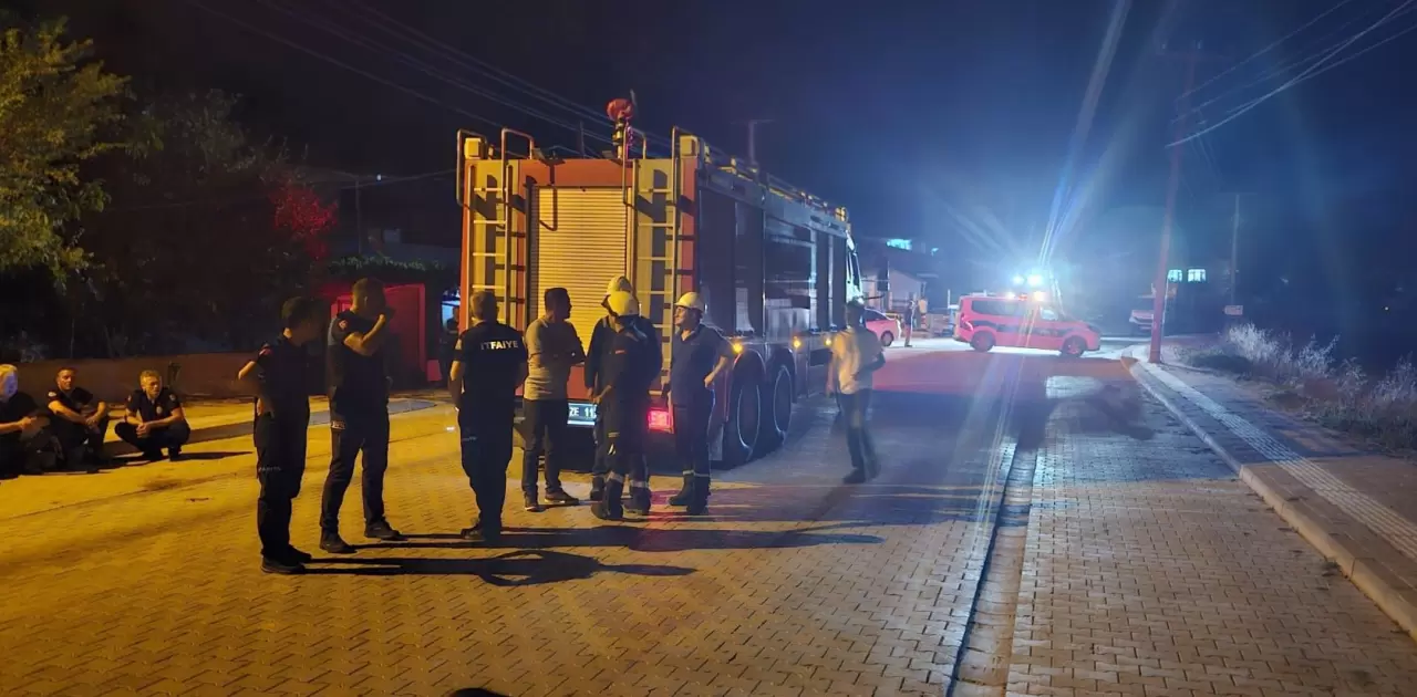 Çanakkale'de kontrolden çıkan araç aileye çarptı 4