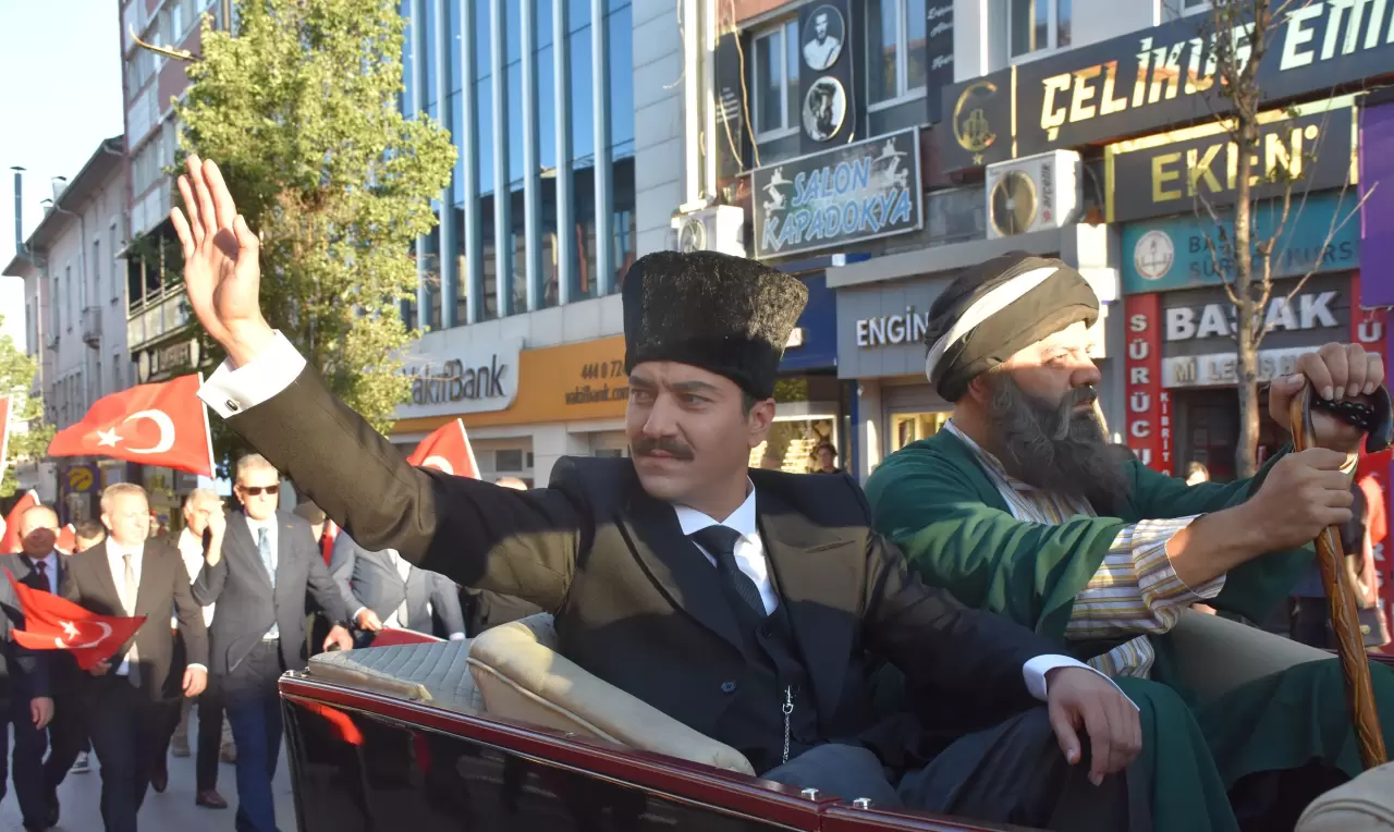Tarihi gün yeniden yaşandı: Atatürk'ün Sivas'a gelişi canlandırıldı 2